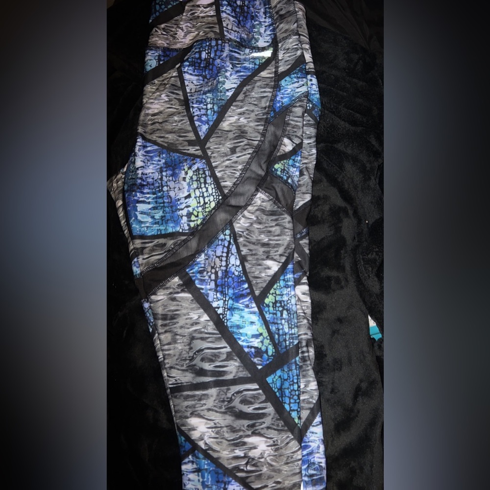 Avia workout capris